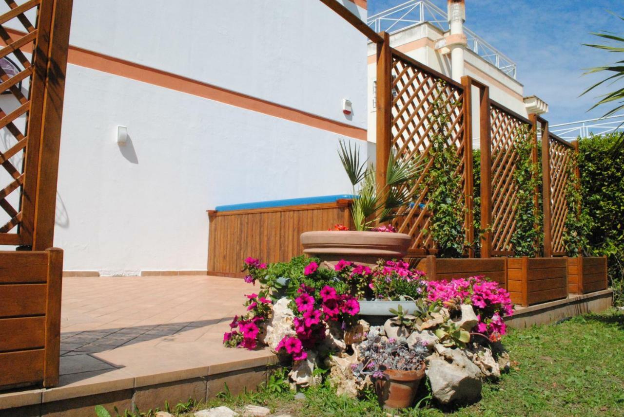 Villa Regina B&B Nettuno Exteriér fotografie