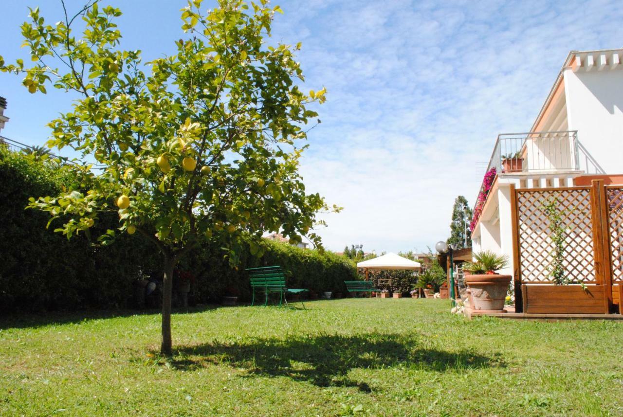 Villa Regina B&B Nettuno Exteriér fotografie
